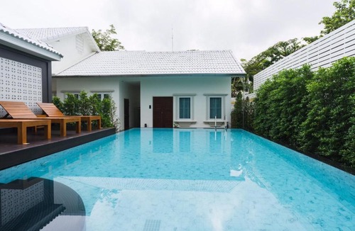 Old Phuket Town Hotel | The Besavana Phuket - SHA Extra Plus