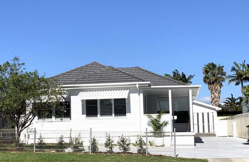 Port Macquarie House | The Boat & Crew - 4 bedroom close CBD and Beach