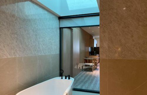 Chang Phueak Hotel | The Clover