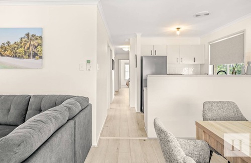 Lake Munmorah House | The Coastal Hideaway
