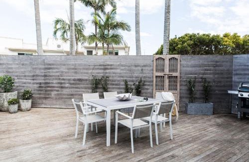 Sunshine Beach Villa | The Coconut Palm One is a designer Villa