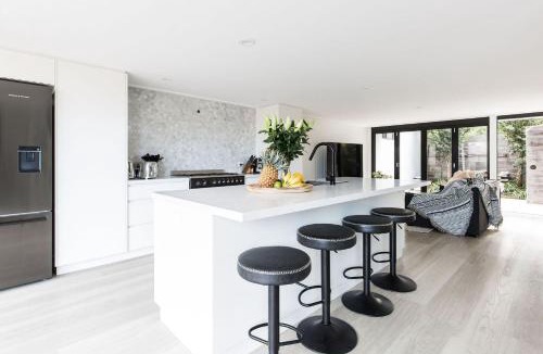 Sunshine Beach Villa | The Coconut Palm One is a designer Villa