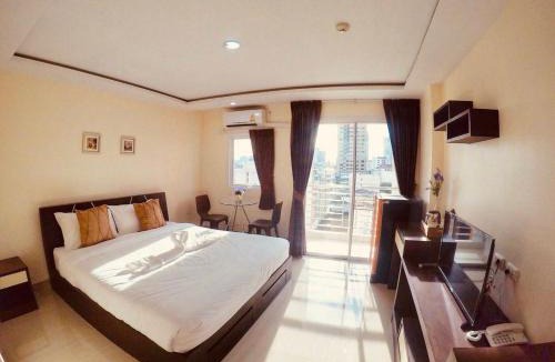 Khlong San Apartment | The Cosy River