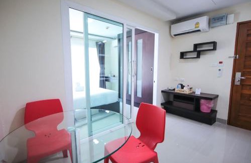 Khlong San Apartment | The Cosy River