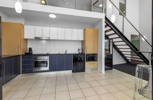 Kangaroo Point Apartment | The Docks on Goodwin