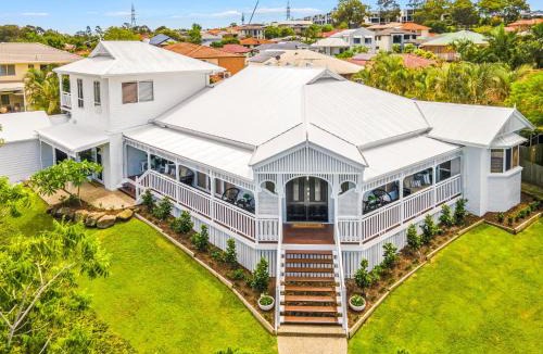Murarrie House | The Duchess - Stunning Hamptons Oasis with Pool | Winter Escape Deal | Stay Longer & Save | 1 June – 31 August