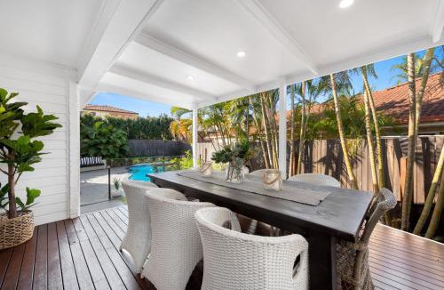 Murarrie House | The Duchess - Stunning Hamptons Oasis with Pool | Winter Escape Deal | Stay Longer & Save | 1 June – 31 August
