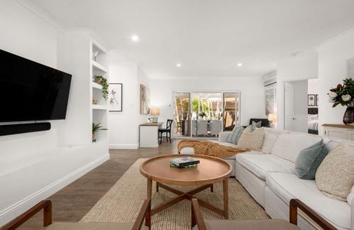 Murarrie House | The Duchess - Stunning Hamptons Oasis with Pool | Winter Escape Deal | Stay Longer & Save | 1 June – 31 August