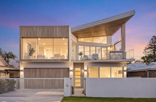 Shellharbour House | The Grand Ocean Vista