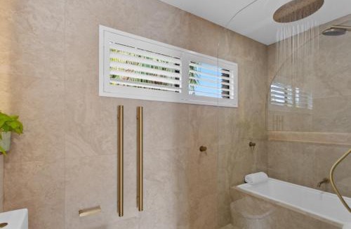 Byron Bay Hotel | The Health Lodge
