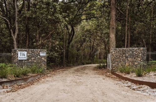 Myola Cabin | 'The Hideaway' at barranca Jervis Bay