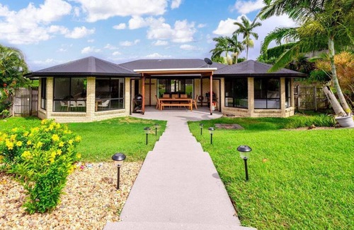 Taranganba Resort | The Hideaway - Large Beachside Retreat with Private Pool