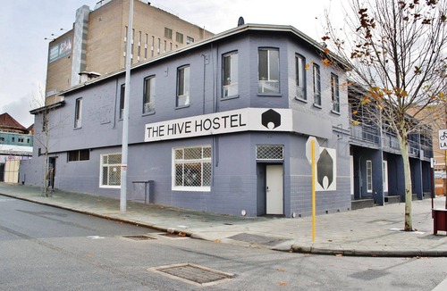 Perth Hotel | The Hive Hostel