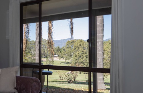 Pokolbin House | The Homestead @ Hunter Gleann- Relax and Unwined In Rustic Luxury.