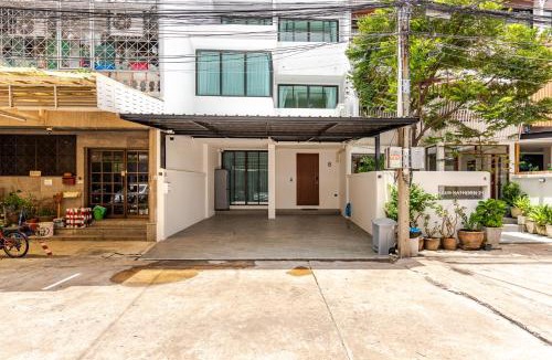 Yan Nawa House | The Mellow at Sathorn