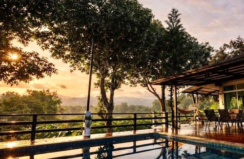 Chanthaburi House | The Moonlight at Chan Home Stay, house on the canal