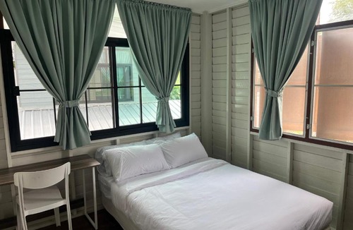 Chanthanimit House | The Neighbors