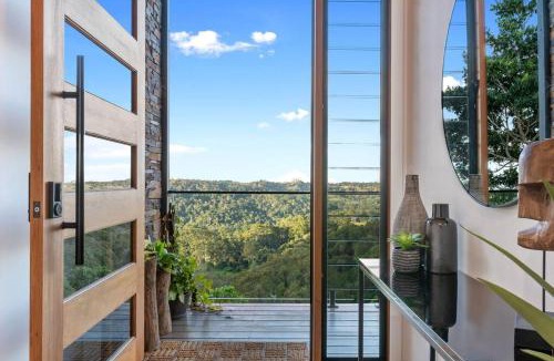 Booroobin Ski Chalet | The Ridge at Maleny 3 Bedroom Executive Residence