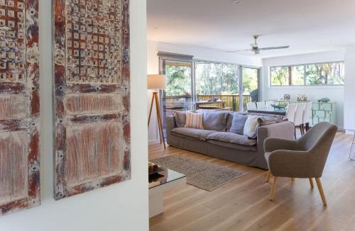 Elizabeth Beach House | The Royal Cuban