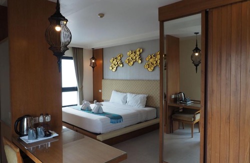 Thapae Hotel | The Signature Hotel @ Thapae