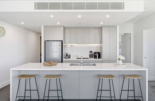 Sydney Olympic Park Apartment | The Sky Perch- Walking distance to Accor stadium and Qudos bank Arena.