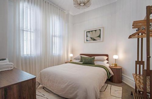 Newtown House | The Terran - Newtown Home Near King St, RPA, Uni