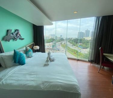 Hua Mak Hotel | The Xtreme Suites
