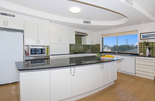 North Creek Apartment | This luxury, beachfront apartment is a magnificent example of beachside living.