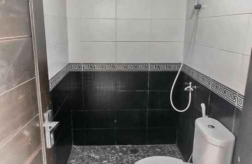 Samarinda Hotel | Tiara Guest House Samarinda RedPartner