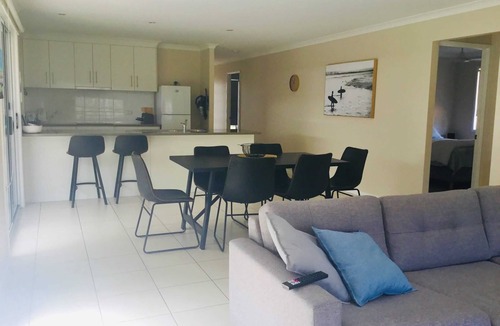 Agnes Water House | Tides Inn with Plunge Pool