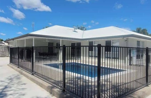 Agnes Water House | Tides Inn with Plunge Pool