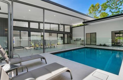 Clifton Beach House | Tiino Villa with Heated Pool Clifton Beach