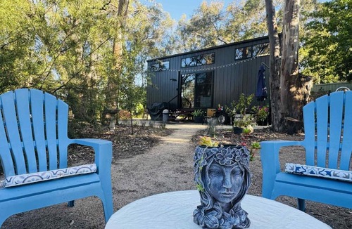 Glenrowan Apartment | Tiny House Glenrowan - Kingfisher Eco Retreat