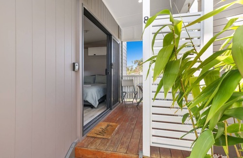 Sanctuary Point Cabin | Tiny House Stayz Stay for 3 Pay for 2! - House 6