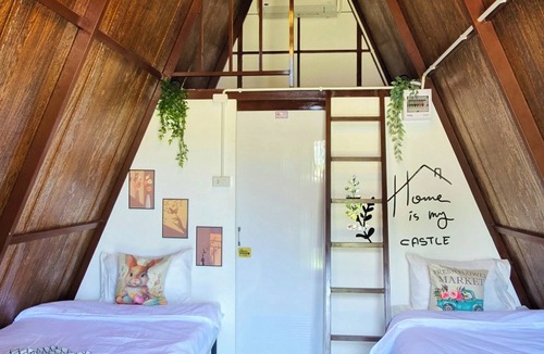 Bang Phai House | Tiny Island Lake Lodge