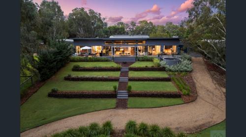 Tocumwal Bed & Breakfast | Tocumwal Chocolate School
