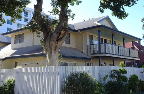 Tuncurry House | Tokelau Townhouse 1 - Central Tuncurry Location!