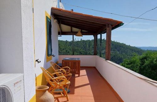 Tomar House | Tomar Stunning Views pool cottage