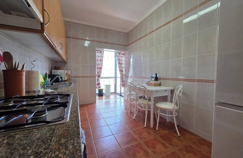 Meia Praia Apartment | Top floor apartment- beach, town & harbor, elevator, A/C, WiFi, private parking