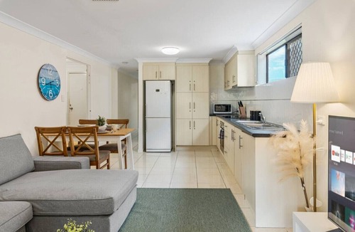 Robertson House | Top Value | Dual-Living Sleep 15 | Great Location