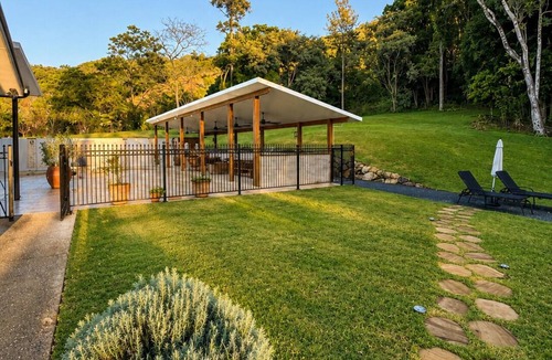 Piggabeen Apartment | Tranquil Hinterland Escape with Sauna