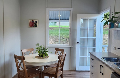 Greens Creek House | Tranquil Sunshine Coast hinterland farm stay on a working Macadamia farm
