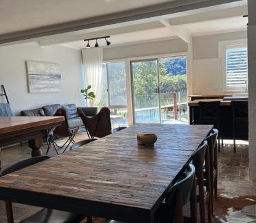 Patonga House | Tranquil waterfront home