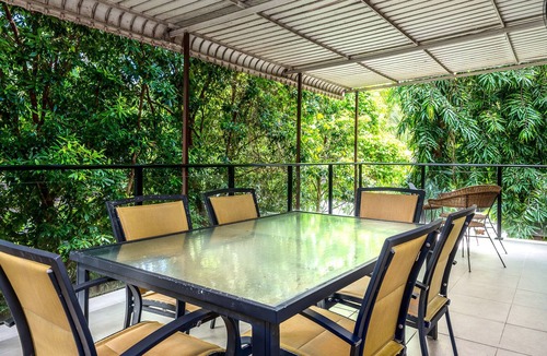 Palm Cove Apartment | Tranquility Chill at Palm Cove - The ideal family accommodation.