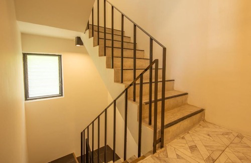 Wang Mai Hotel | Travis Samyan