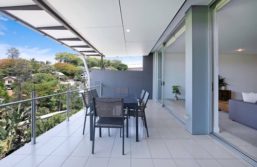 Red Hill Apartment | Treetop Horizons Experience Red Hills Local Vibe