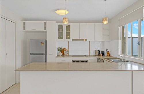 Trinity Beach Apartment | Trinity Beach Retreat with Pool and Scenic Views