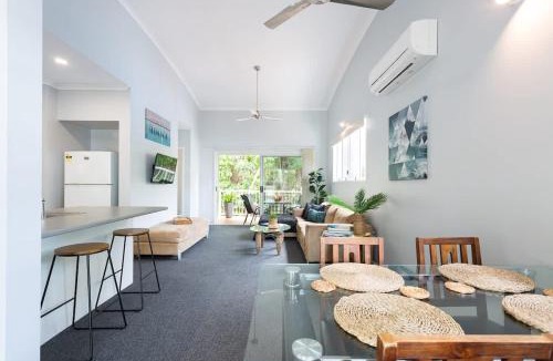 Trinity Beach Apartment | Trinity Beach Resort - Lush Tropical Getaway