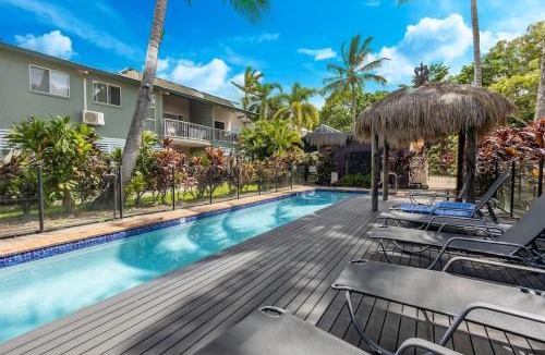 Trinity Beach Apartment | Trinity Beach Resort - Lush Tropical Getaway