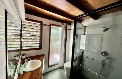 Wongaling Beach Apartment | Tropical Cabin Retreat